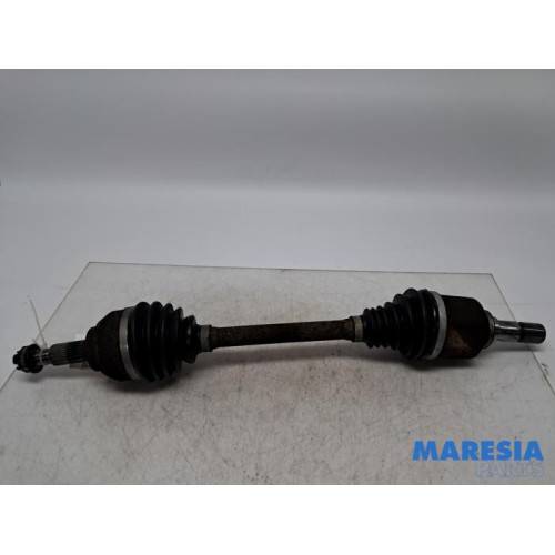 Renault - Trafic - Front drive shaft, left