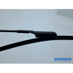 Renault - Trafic - Front wiper arm