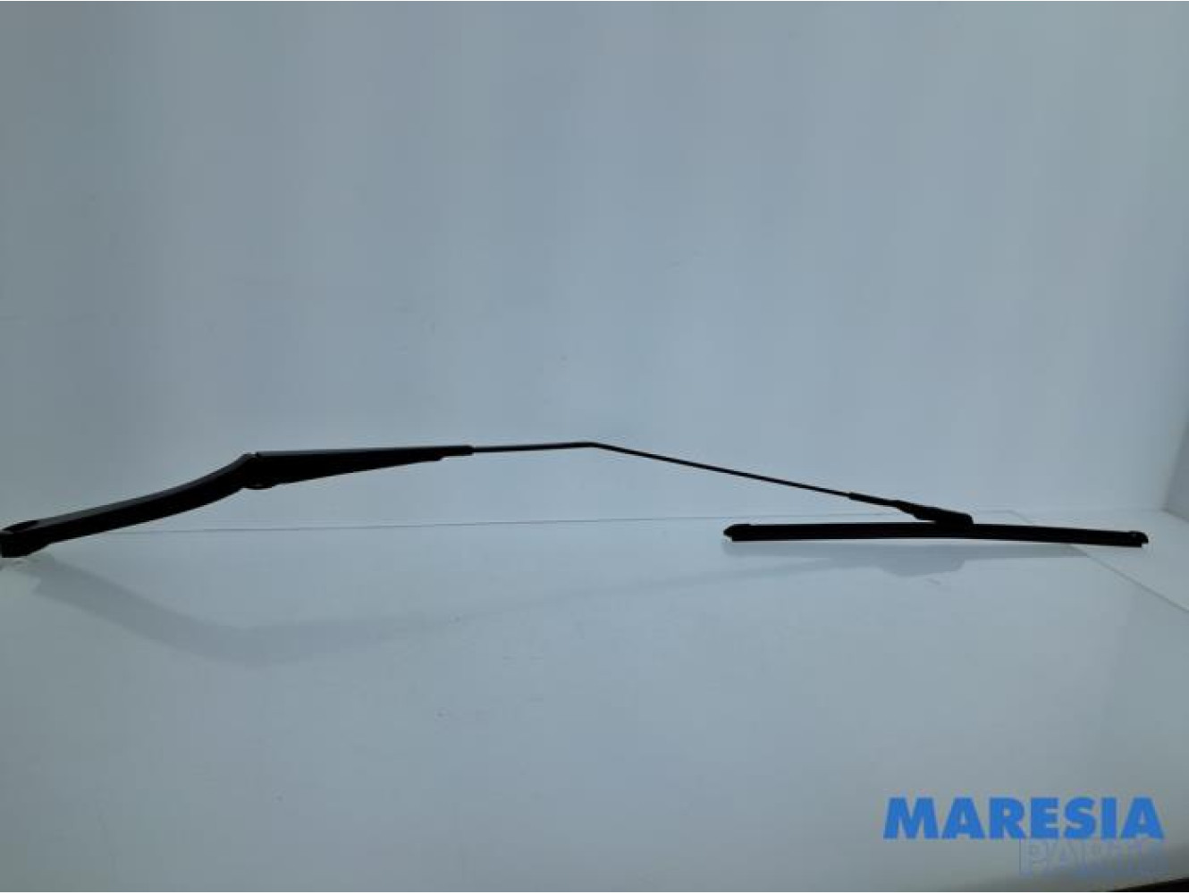 Renault - Trafic - Front wiper arm