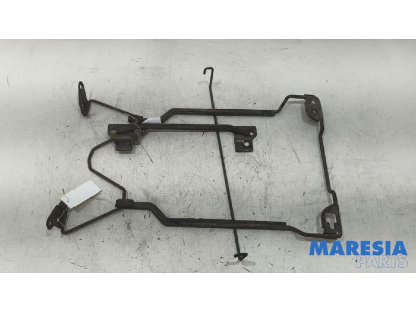 Renault - Trafic - Aufhängemechanik Reserverad