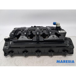 Renault - Trafic - Rocker cover