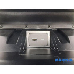 Opel - Movano - Glovebox