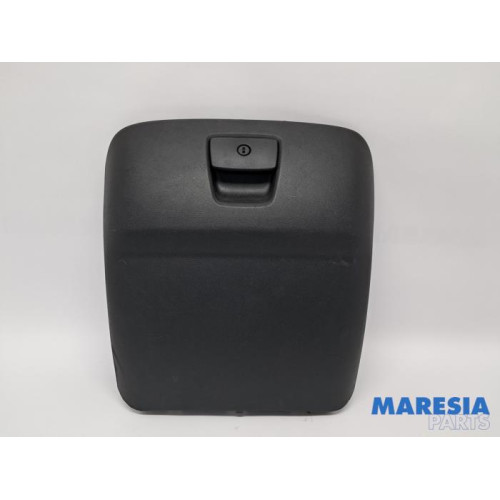 Opel - Movano - Glovebox