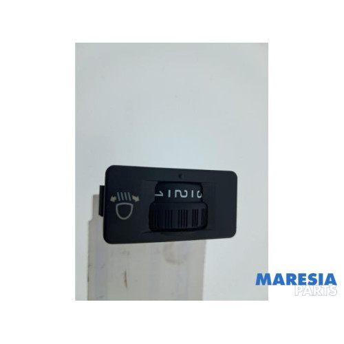 Citroen - C4 Cactus - AIH headlight switch