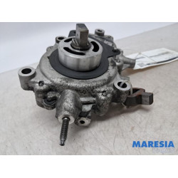 Opel - Vivaro - Diesel pump bracket