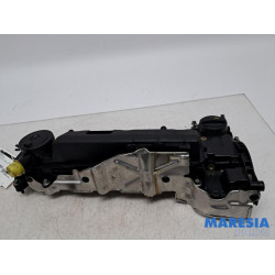 Opel - Vivaro - Rocker cover