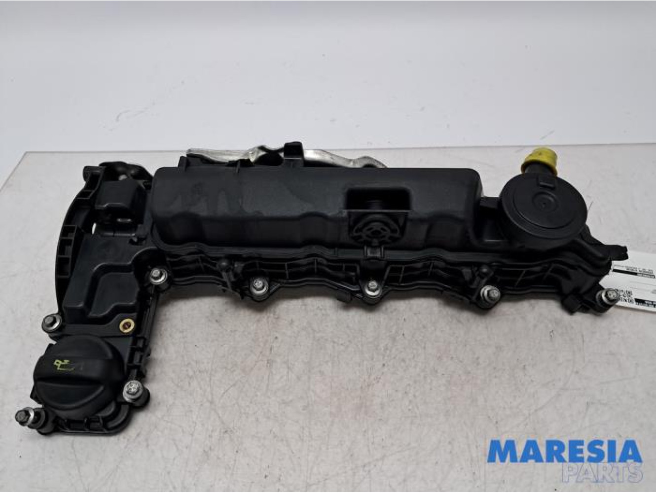 Opel - Vivaro - Rocker cover