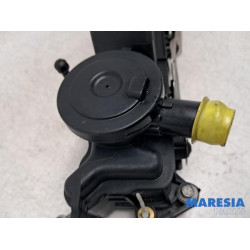 Opel - Vivaro - Rocker cover