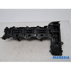 Opel - Vivaro - Rocker cover
