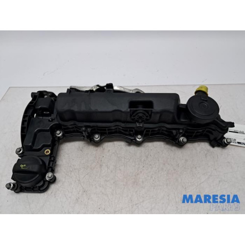 Opel - Vivaro - Rocker cover