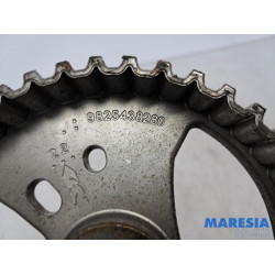 Opel - Vivaro - Camshaft sprocket