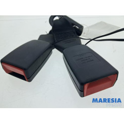 Citroen - C4 Cactus - Rear seatbelt buckle, centre
