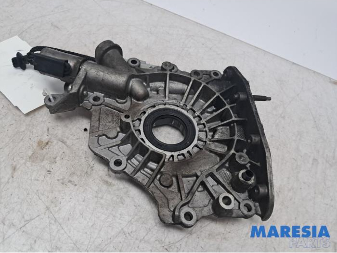 Opel - Combo - Oil pump