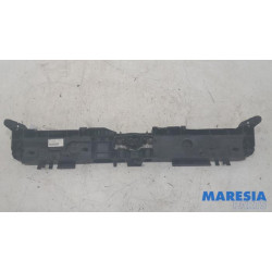 Renault - Captur - Lock plate