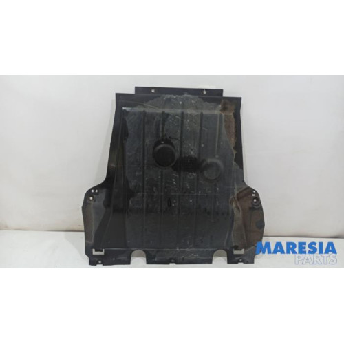 Renault - Captur - Engine protection panel