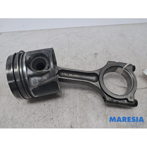 Renault - Trafic - Connecting rod