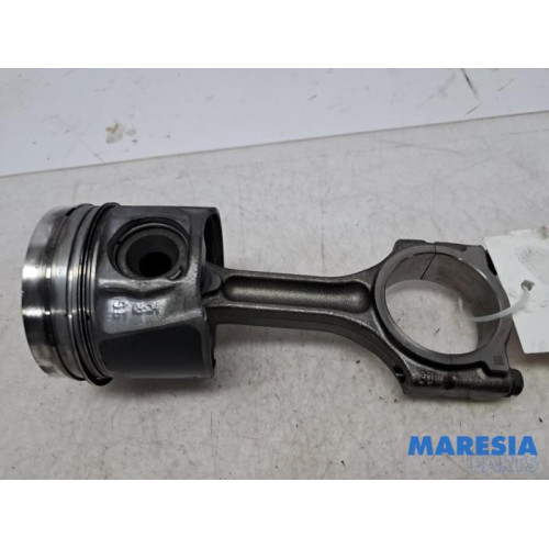 Opel - Vivaro - Connecting rod
