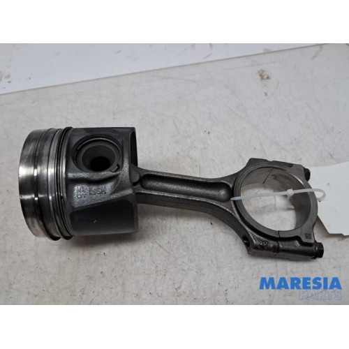 Opel - Vivaro - Connecting rod