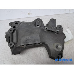 Opel - Vivaro - Engine mount