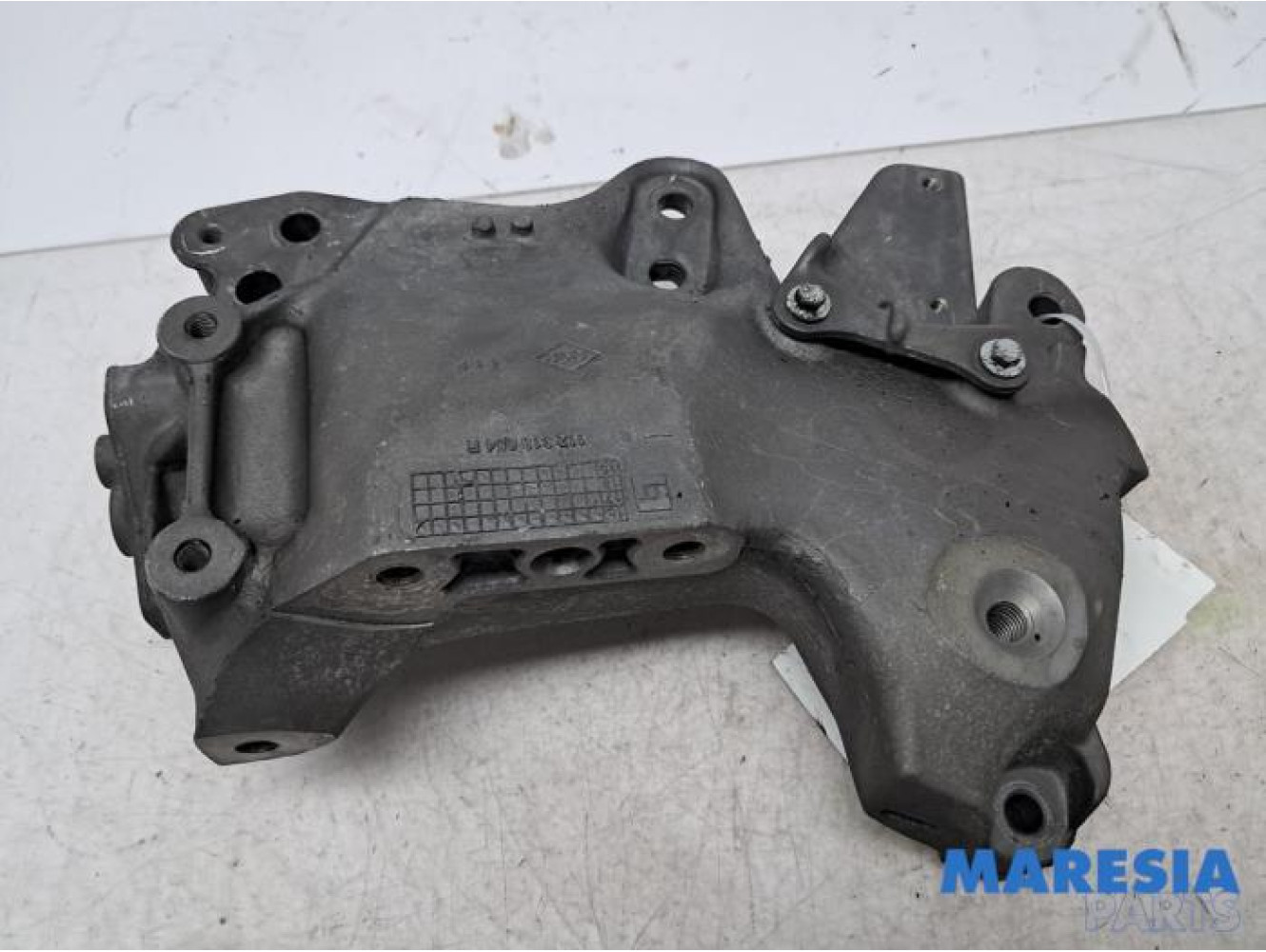 Opel - Vivaro - Engine mount