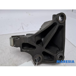 Opel - Vivaro - Support (miscellaneous)
