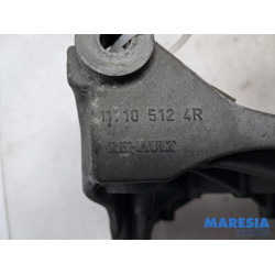 Opel - Vivaro - Alternator upper bracket