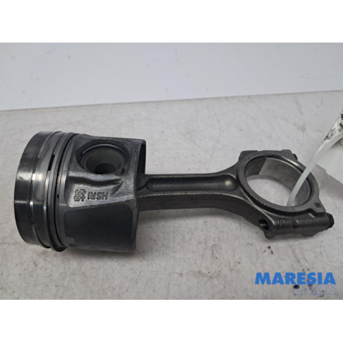 Renault - Trafic - Connecting rod