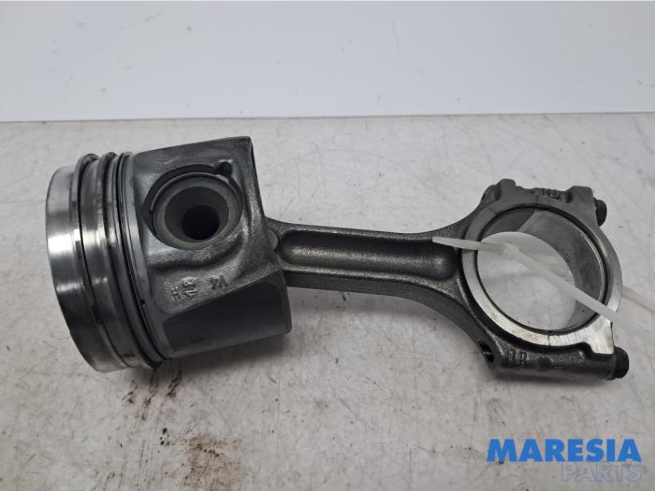 Renault - Trafic - Connecting rod