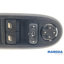 Peugeot - 308 - Multi-functional window switch