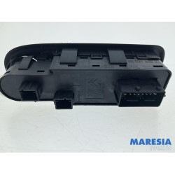 Peugeot - 308 - Multi-functional window switch
