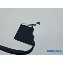 Peugeot - 308 - Convertible top position sensor