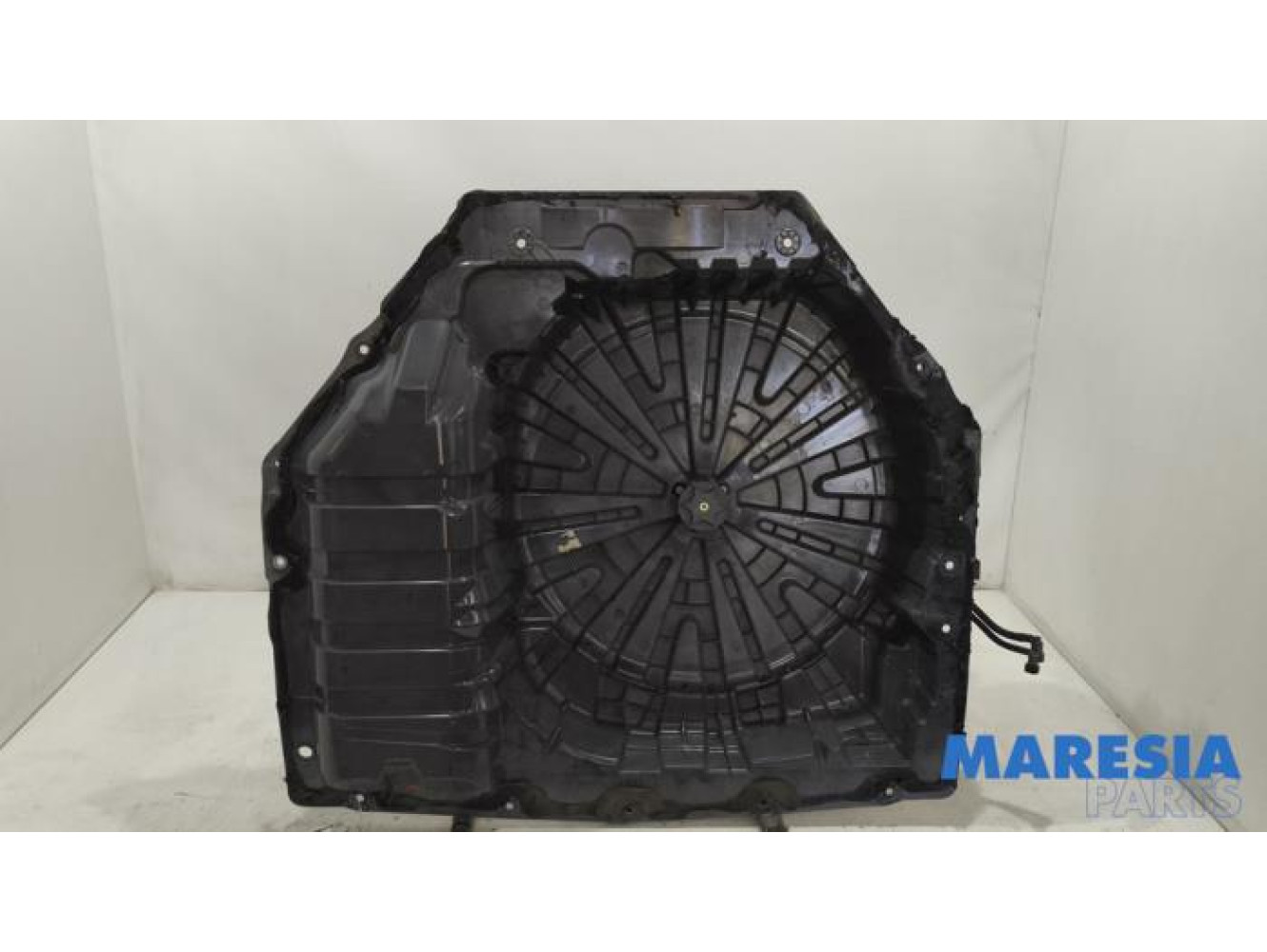 Renault - Talisman - Spare wheel holder