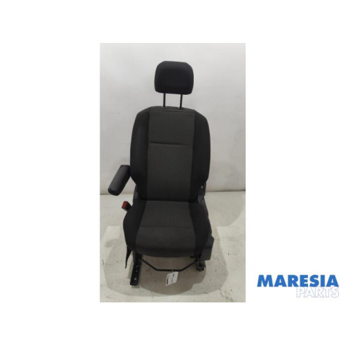 Opel - Combo - Sitz links