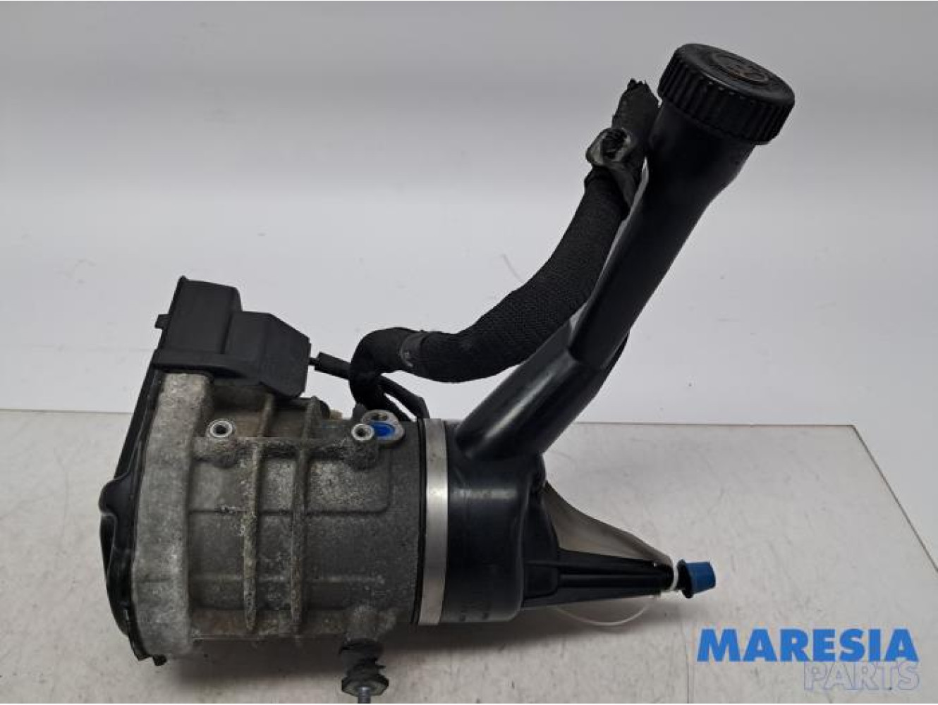 Peugeot - 308 - Power steering pump