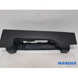 Renault - Trafic - Bord feu arrière gauche
