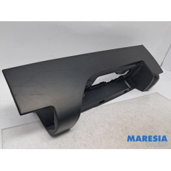 Renault - Trafic - Taillight edging, right