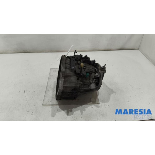 Opel - Vivaro - Gearbox