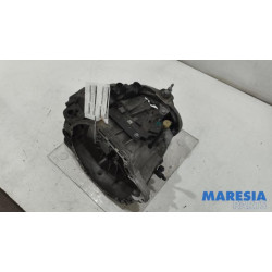 Opel - Vivaro - Gearbox