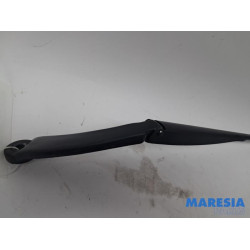Renault - Captur - Front wiper arm