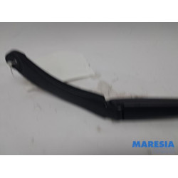 Renault - Captur - Front wiper arm