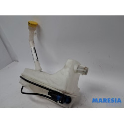 Renault - Captur - Front windscreen washer reservoir