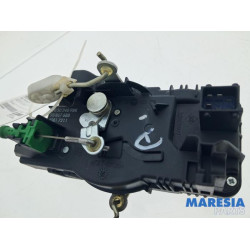 Renault - Trafic - Minibus/van rear door lock mechanism