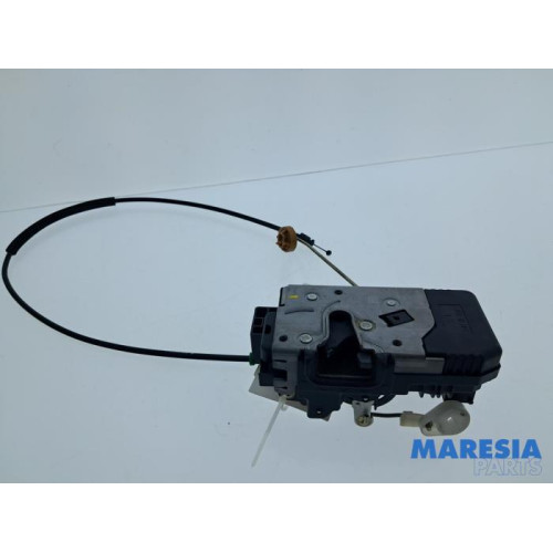 Renault - Trafic - Minibus/van rear door lock mechanism