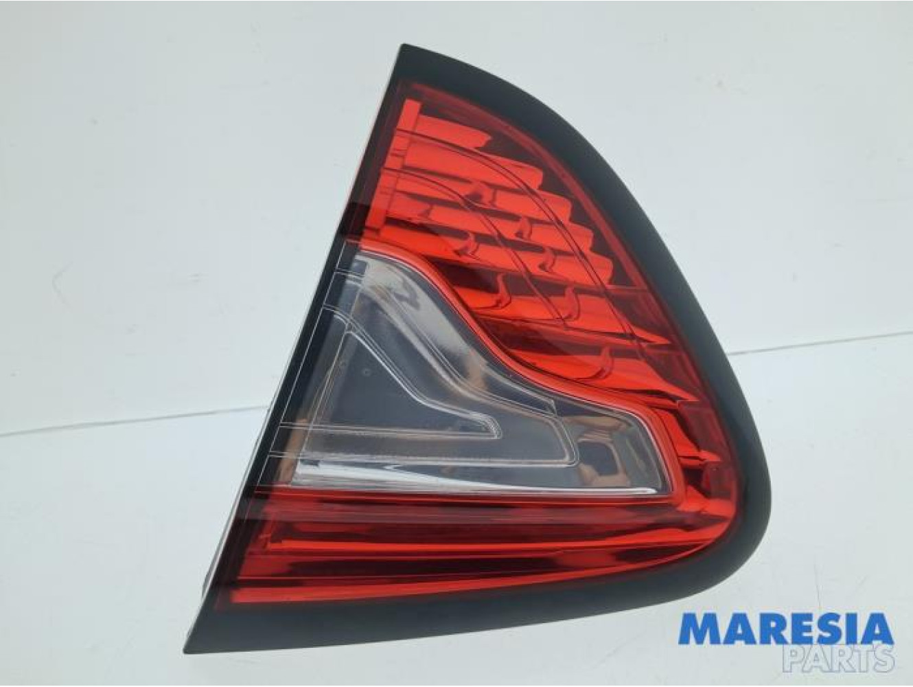 Renault - Captur - Feu arrière droit