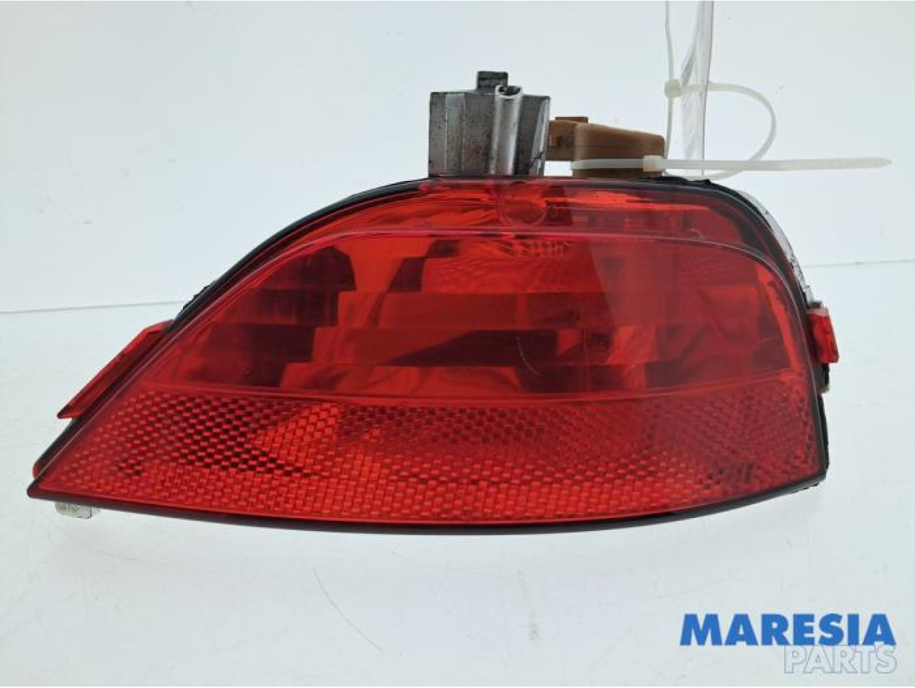 Renault - Captur - Rear fog light