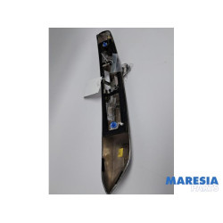 Renault - Captur - Decorative strip tailgate