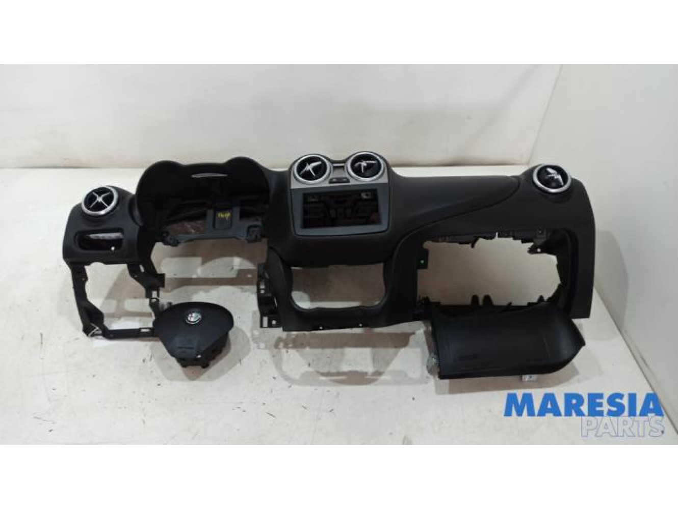 Alfa Romeo - Mito - Airbag set + dashboard