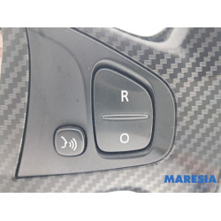 Renault - Captur - Steering wheel