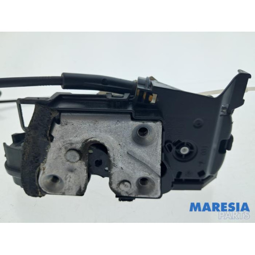 Renault - Captur - Front door lock mechanism 4-door, right