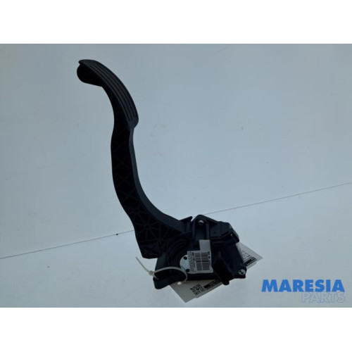 Opel - Combo - Accelerator pedal